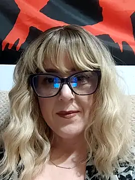 Amelialove42 online show from February 17, 2026, 7:33 pm