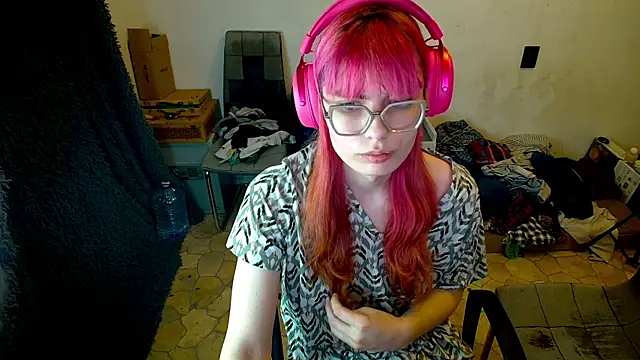 Snapshot of Lizochka1337 chatting on December 19, 2025, 12:36 am Lizochka1337 online show from December 19, 2025, 12:36 am