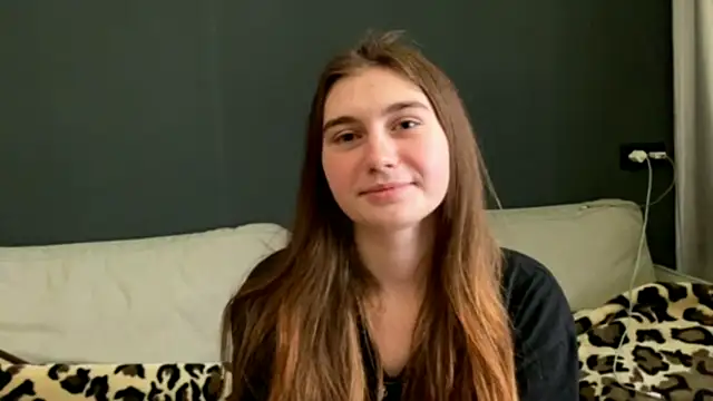 SueannHoffpauir online show from October 15, 2025, 6:22 am
