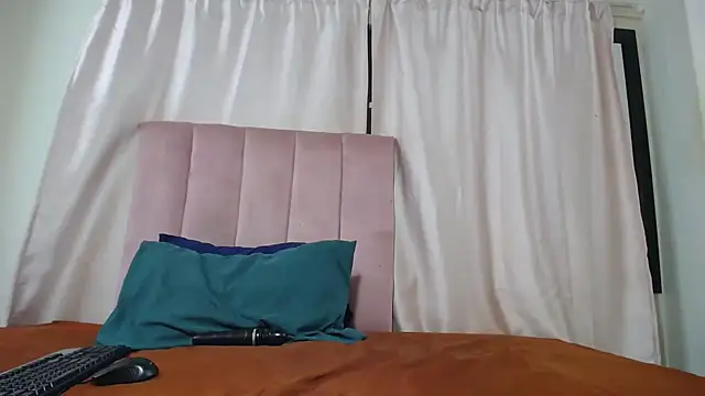 Snapshot of Kelly-001 chatting on April 15, 2026, 7:58 pm Kelly-001 online show from April 15, 2026, 7:58 pm