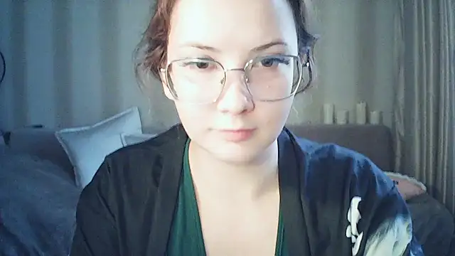 MoodieMira online show from March 5, 2026, 1:19 pm