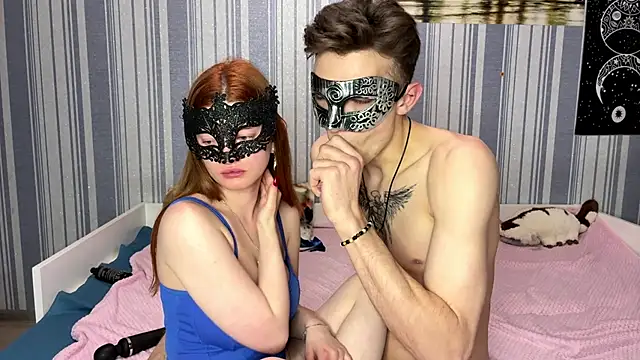 EmiliaCouple online show from January 11, 2026, 2:24 pm