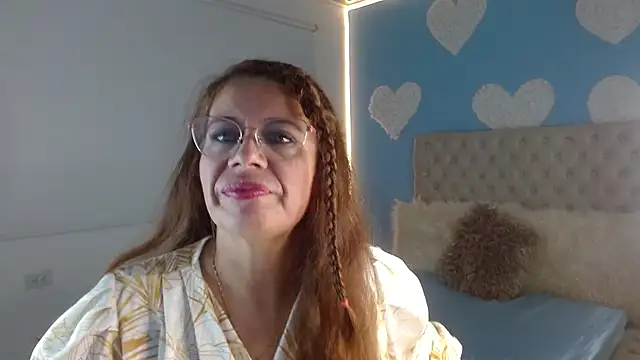 Snapshot of channelsmith_55 chatting on April 18, 2026, 1:57 pm channelsmith 55 online show from April 18, 2026, 1:57 pm