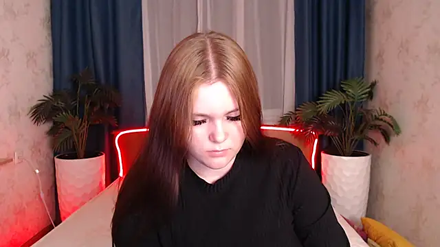 Musegirl online show from December 13, 2025, 8:04 pm