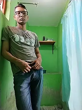 JonaTorres online show from October 31, 2025, 3:19 pm