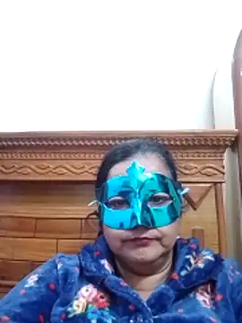 Honey-26 online show from December 19, 2025, 1:57 pm