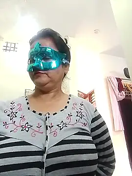 Honey-26 online show from November 28, 2025, 6:46 am