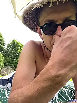 kinkyalecx online show from July 15, 2026, 11:39 am