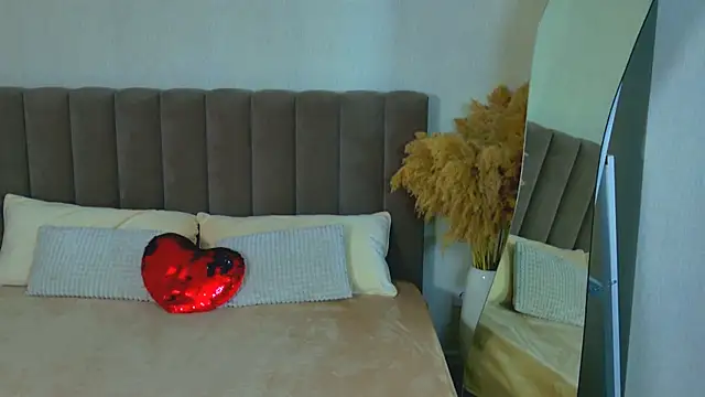 Snapshot of EdenSolis chatting on July 6, 2026, 10:22 am EdenSolis online show from July 6, 2026, 10:22 am