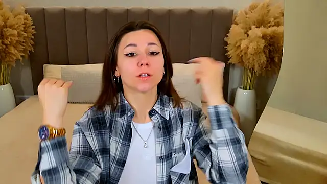 EdenSolis online show from March 13, 2026, 10:20 am