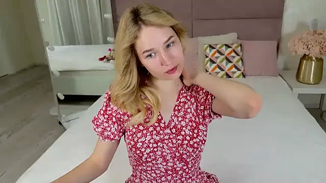 Snapshot of IndieMoon chatting on March 20, 2026, 6:42 pm IndieMoon online show from March 20, 2026, 6:42 pm