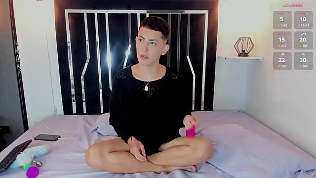 Iam criss09 online show from October 22, 2025, 12:48 pm