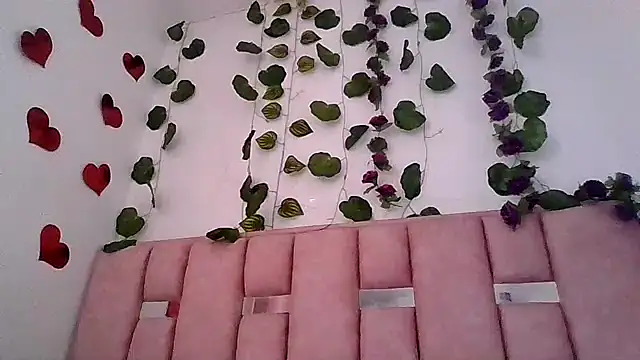 Snapshot of abby_moss_2 chatting on May 29, 2026, 12:44 pm abby moss 2 online show from May 29, 2026, 12:44 pm