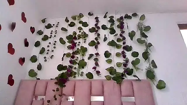 Snapshot of abby_moss_2 chatting on May 22, 2026, 12:47 pm abby moss 2 online show from May 22, 2026, 12:47 pm