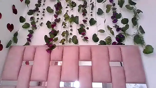 Snapshot of abby_moss_2 chatting on April 23, 2026, 12:29 pm abby moss 2 online show from April 23, 2026, 12:29 pm