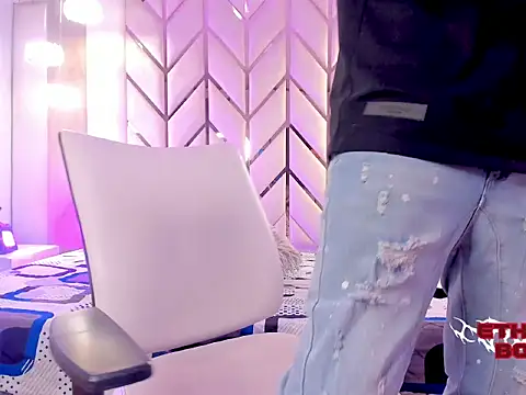 Snapshot of Ethan_Boy_ chatting on February 7, 2026, 7:55 pm Ethan Boy online show from February 7, 2026, 7:55 pm