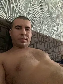 AronMode online show from November 18, 2025, 5:22 am