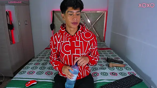 Jacovo2002 online show from October 25, 2025, 5:28 am