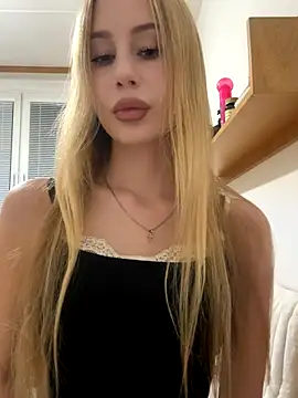 JudithCarly online show from November 20, 2025, 8:09 pm