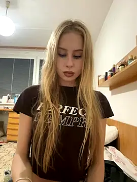 JudithCarly online show from December 5, 2025, 9:23 pm