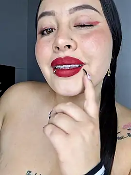 Snapshot of Stefani02 chatting on October 14, 2025, 2:34 am Stefani02 online show from October 14, 2025, 2:34 am