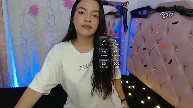 beauty lana18 online show from November 4, 2025, 12:25 am