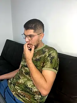 mirallesandbig online show from December 1, 2025, 10:21 pm