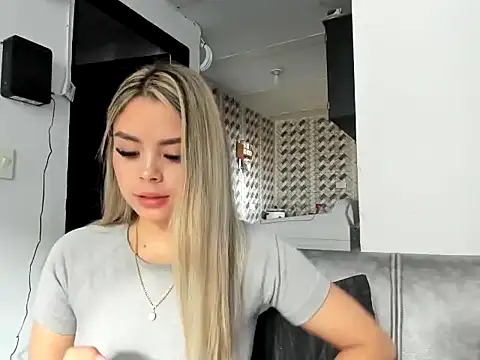 Snapshot of sarita-moree chatting on December 18, 2025, 3:05 pm sarita-moree online show from December 18, 2025, 3:05 pm