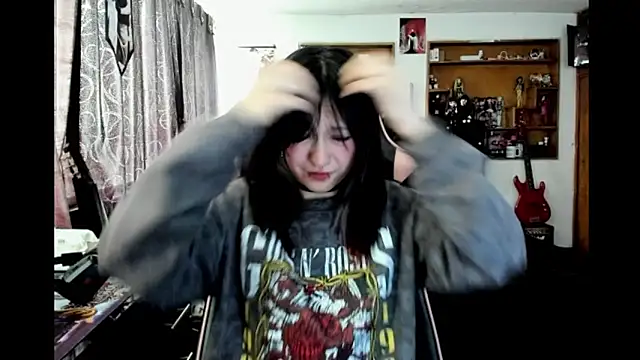 Snapshot of Maki_Zein_ chatting on January 16, 2026, 2:10 pm Maki Zein online show from January 16, 2026, 2:10 pm