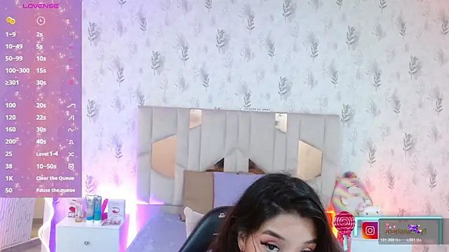 MARIANA TAY1 online show from January 12, 2026, 3:35 am