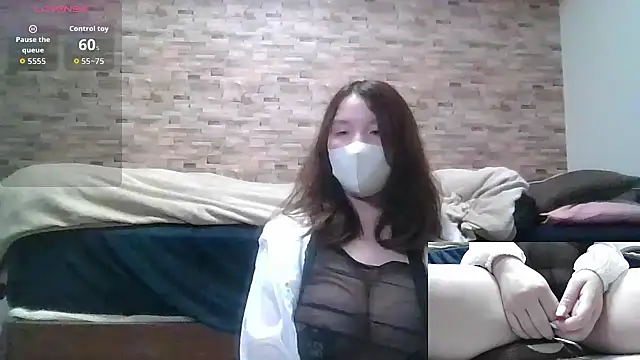 anananna1010 online show from October 14, 2025, 1:23 pm