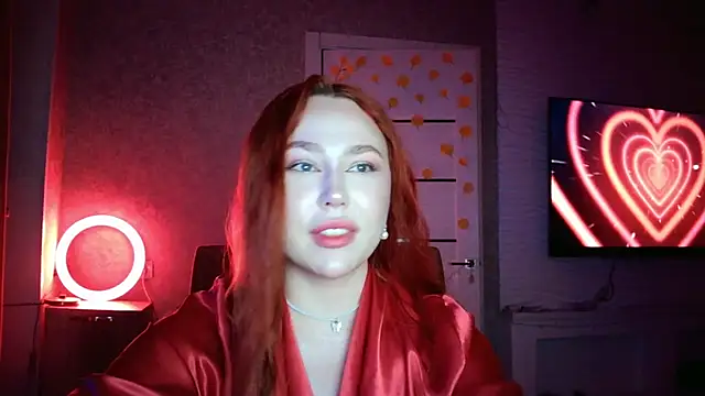 LolaMint  online show from November 8, 2025, 12:31 pm