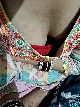 HOT-CPL-11 online show from November 9, 2025, 6:45 pm