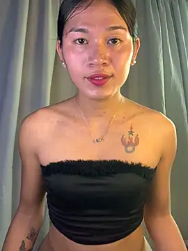 Snapshot of Sephine_2121 chatting on October 21, 2025, 5:40 am Sephine 2121 online show from October 21, 2025, 5:40 am