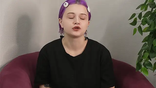 TraciBasco online show from October 12, 2025, 12:06 pm