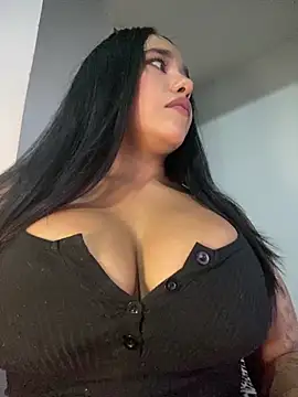 Snapshot of mis-violetha chatting on May 7, 2026, 1:21 am mis-violetha online show from May 7, 2026, 1:21 am