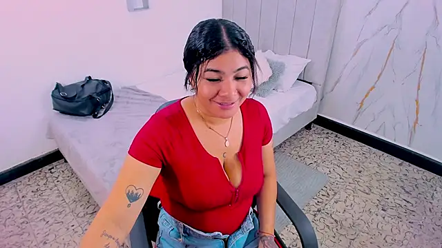 Snapshot of Amira_mansour chatting on November 26, 2025, 8:42 pm Amira mansour online show from November 26, 2025, 8:42 pm