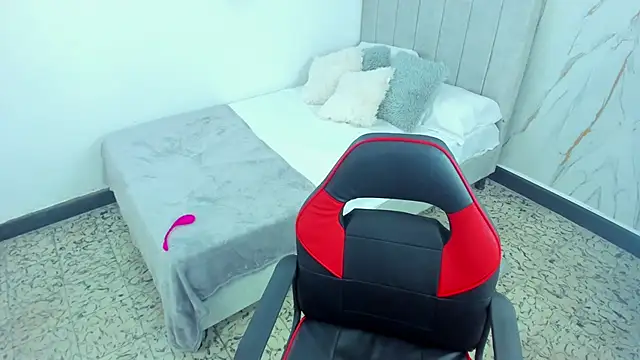 Snapshot of Amira_mansour chatting on November 18, 2025, 7:28 pm Amira mansour online show from November 18, 2025, 7:28 pm