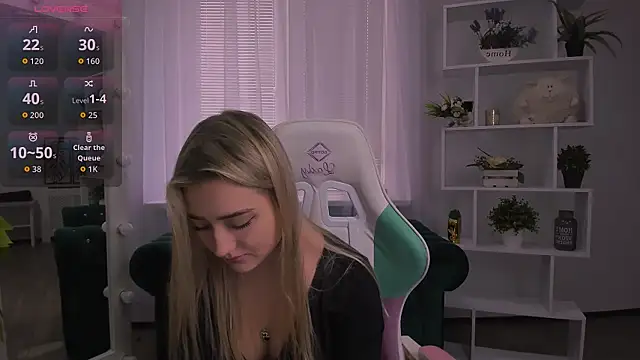 Lulu   Moon online show from November 13, 2025, 8:51 am