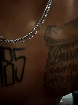 MrDLlongcrippler10inch online show from November 5, 2025, 12:58 am