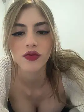AlessiaLuxx online show from May 28, 2026, 12:40 am