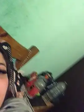 lulu20  online show from October 12, 2025, 10:11 pm