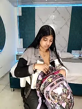 Briseida-White online show from October 18, 2025, 11:56 am