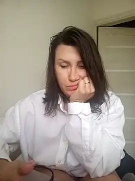 Snapshot of Ambika_beauty chatting on May 11, 2026, 2:45 pm Ambika beauty online show from May 11, 2026, 2:45 pm