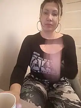 Snapshot of Ambika_beauty chatting on April 3, 2026, 6:58 pm Ambika beauty online show from April 3, 2026, 6:58 pm