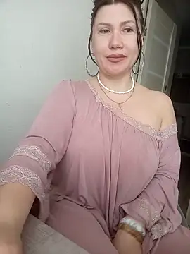 Snapshot of Ambika_beauty chatting on April 6, 2026, 8:26 am Ambika beauty online show from April 6, 2026, 8:26 am