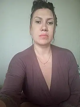 Snapshot of Ambika_beauty chatting on May 11, 2026, 4:04 pm Ambika beauty online show from May 11, 2026, 4:04 pm