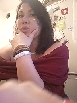 Snapshot of Ambika_beauty chatting on May 9, 2026, 5:38 pm Ambika beauty online show from May 9, 2026, 5:38 pm