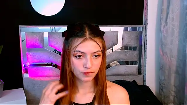 Snapshot of viky_evanss chatting on October 24, 2025, 7:13 pm viky evanss online show from October 24, 2025, 7:13 pm