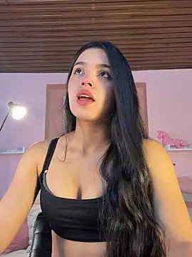LunaMoore Pink online show from July 15, 2026, 12:23 pm